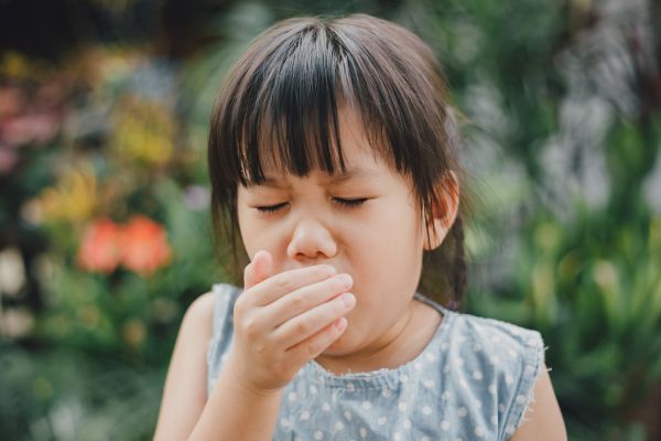 young girl having cough